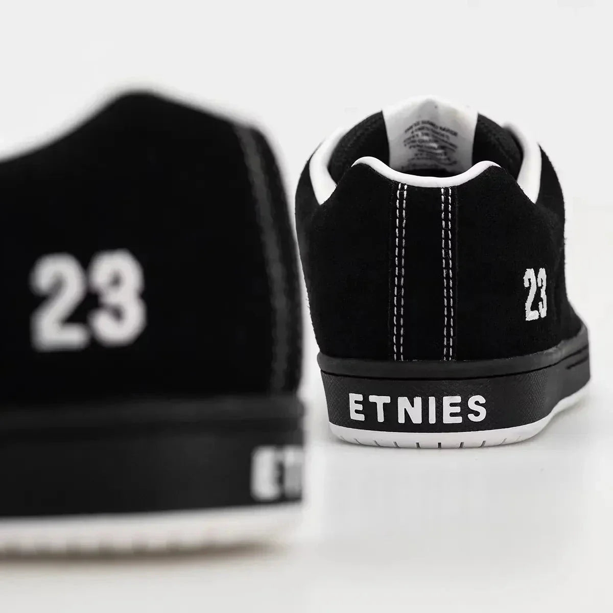 Etnies Sal 23 (Black / White)