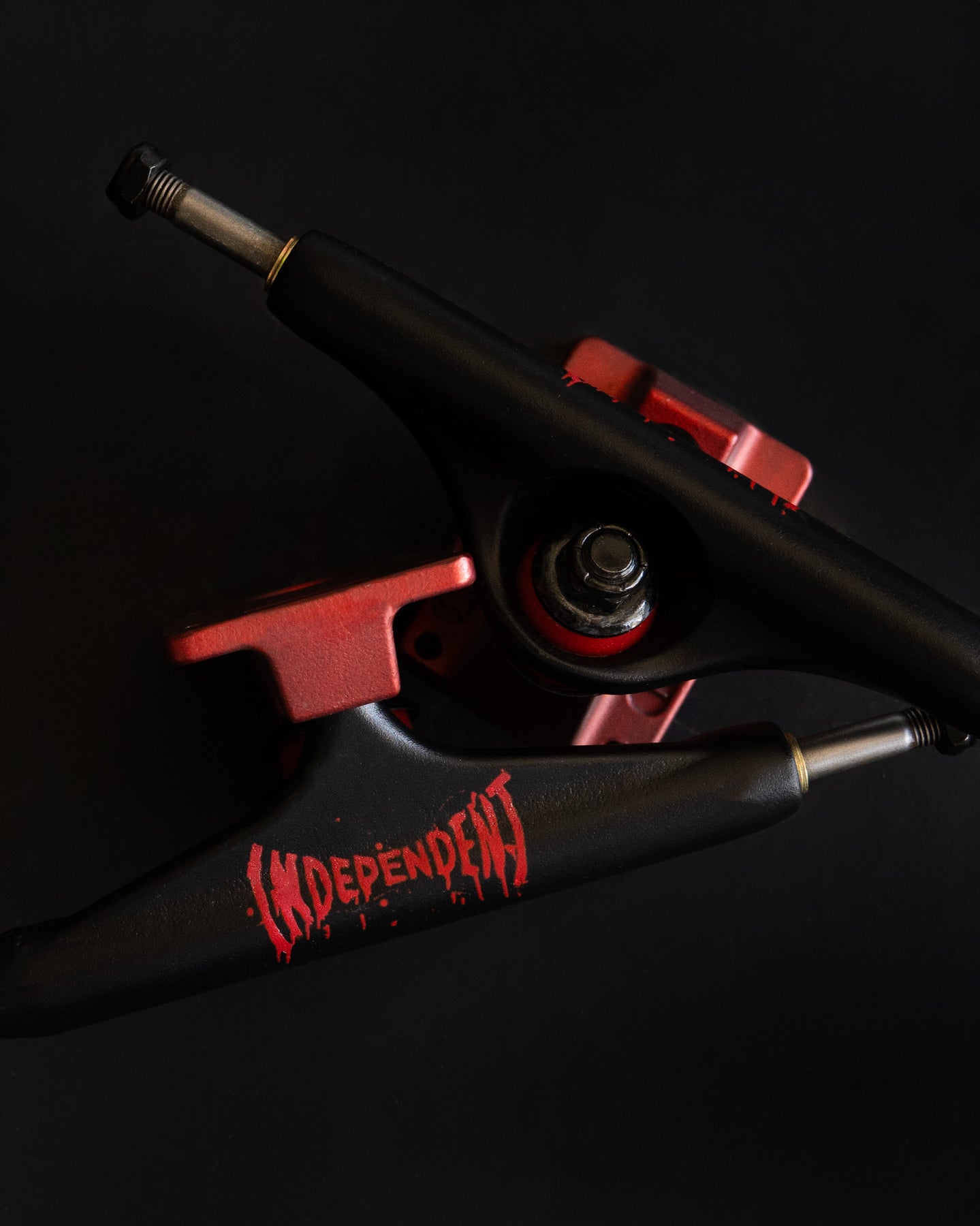 Independent Stage 11 Splatter Span Skateboard Truck (Black/Anodized Red)