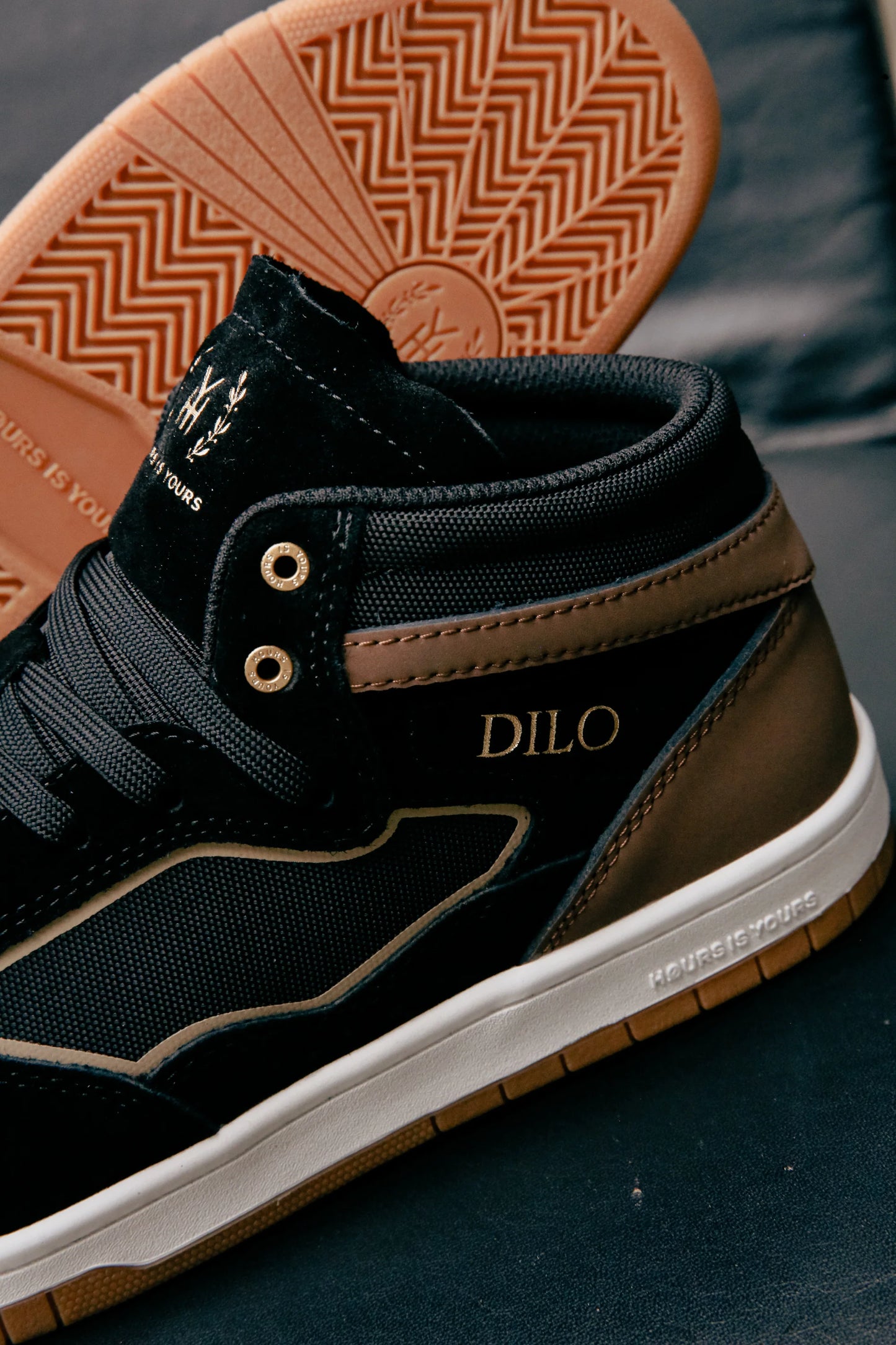 HØURS IS YOURS Dilo Pro (Black / Brown)